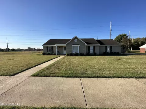 7537 Woodshire Dr, Horn Lake, MS 38637