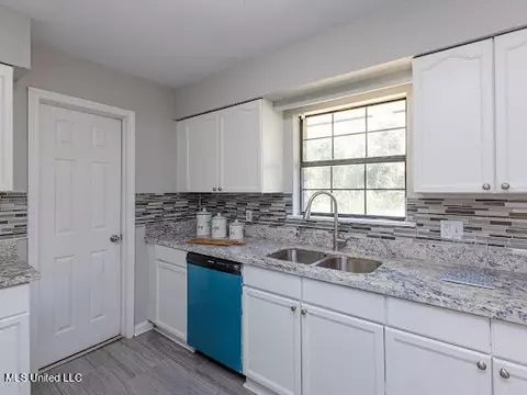46 Dennis Knight Rd, Collins, MS 39428 photo 5