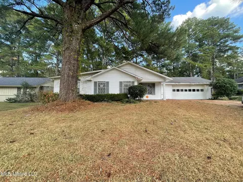 546 Cedarwood Dr, Jackson, MS 39212