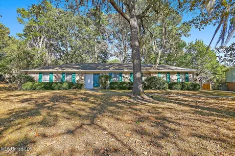 412 Trailwood Dr, Clinton, MS 39056