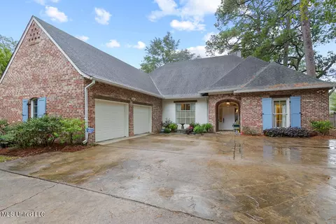 1921 Eastbourne Pl, Jackson, MS 39211