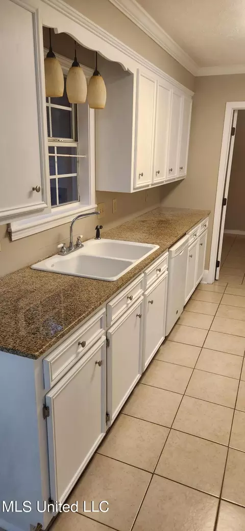 209 Azalea Cir, Madison, MS 39110 photo 2
