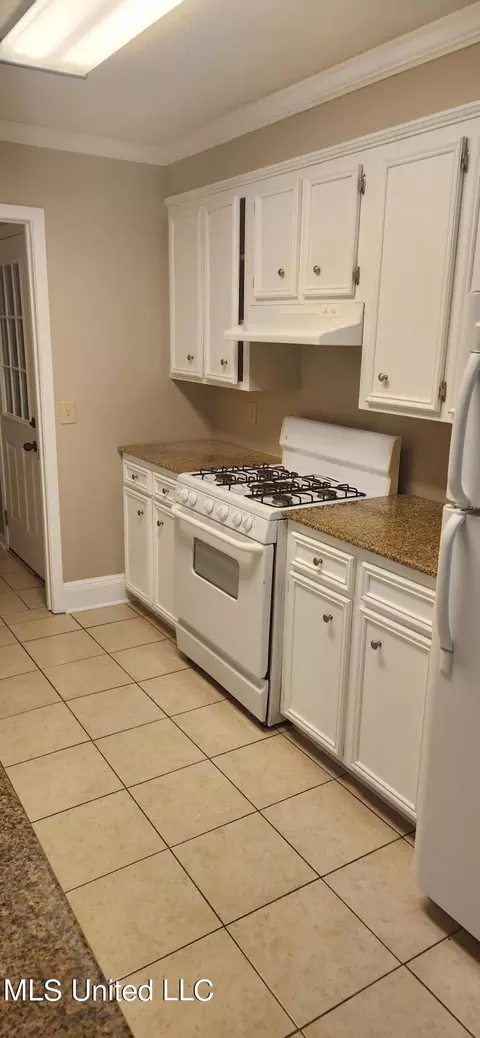 209 Azalea Cir, Madison, MS 39110 photo 3