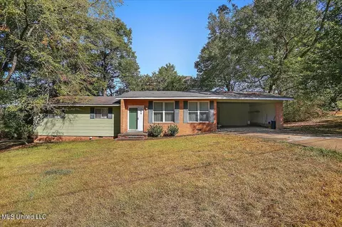 304 Maywood Cir, Jackson, MS 39211