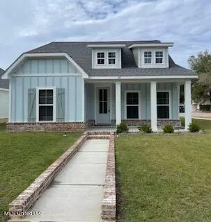 143 Grande View Dr, Biloxi, MS 39531