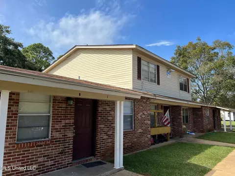 1925 Arizona St, Pascagoula, MS 39581