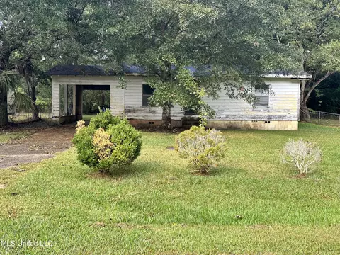 7008 Issac Williams St, Ocean Springs, MS 39564