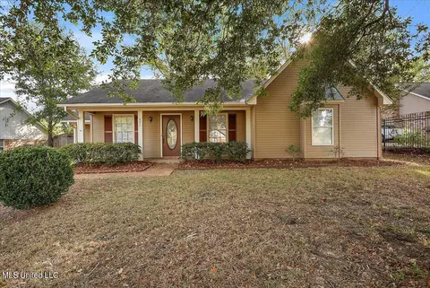 821 Laurel Dr, Flowood, MS 39232