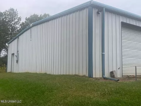 530 Red Oak Rd, Pelahatchie, MS 39145