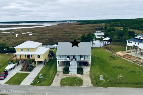 34 Puunani Pl, Diamondhead, MS 39525