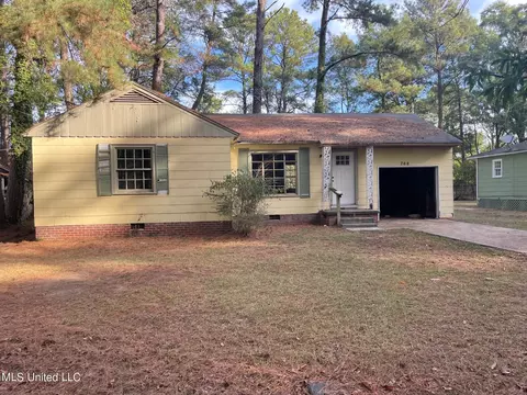 746 Woodbury Rd, Jackson, MS 39206