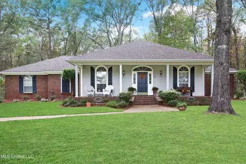 116 Devonport Cir, Raymond, MS 39154