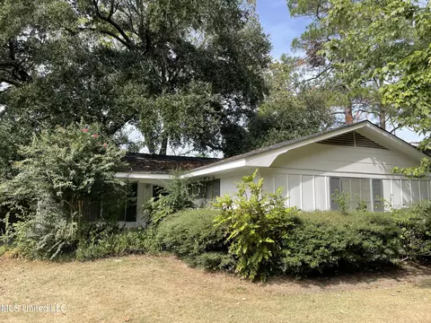 5027 Ashley Dr, Jackson, MS 39211