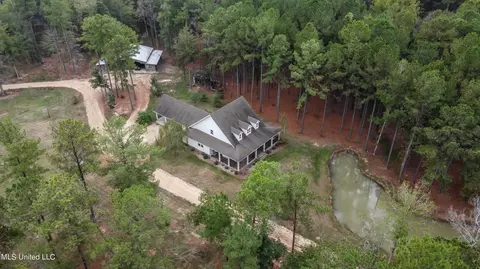 124 Oak Tree Ln, Brandon, MS 39042