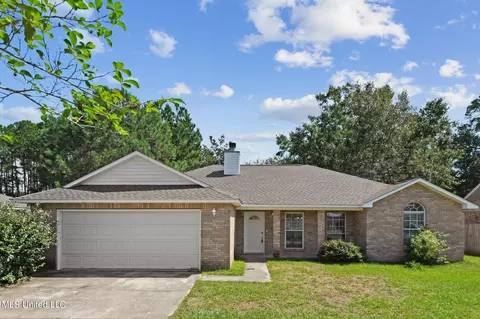 3116 Beachview Dr, Ocean Springs, MS 39564