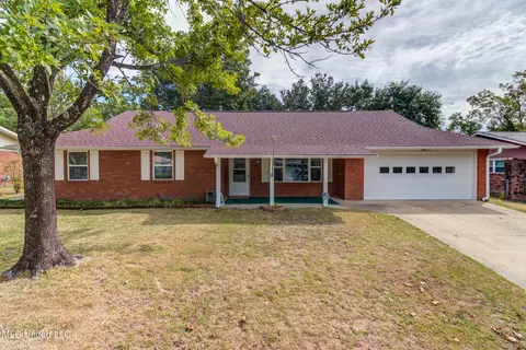 29 Royal Pine Dr, Gulfport, MS 39503