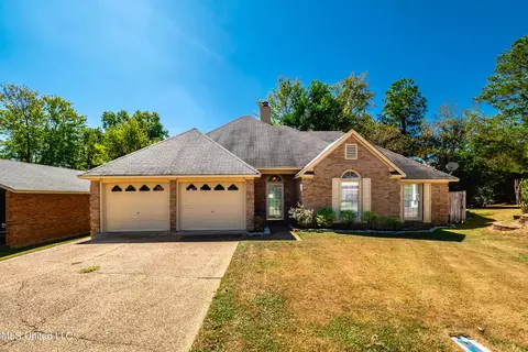 106 Marys Cv, Clinton, MS 39056