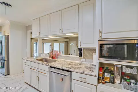 145 Chippewa Cir, Jackson, MS 39211 photo 13