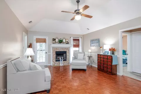 6795 Slash Pine Dr, Walls, MS 38680 photo 3
