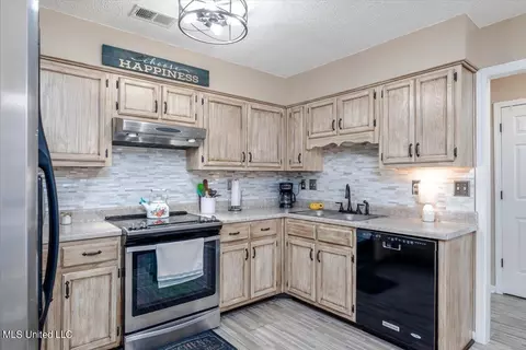 6795 Slash Pine Dr, Walls, MS 38680 photo 9
