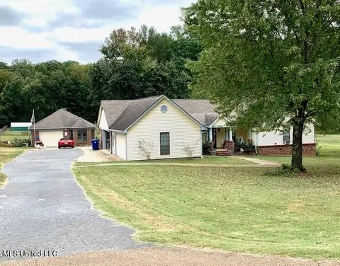 5660 Jordan Dr, Horn Lake, MS 38637