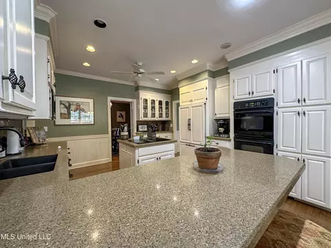 Kitchen - 4 White Oak Pl, Clinton, MS 39056 photo 1 of 2