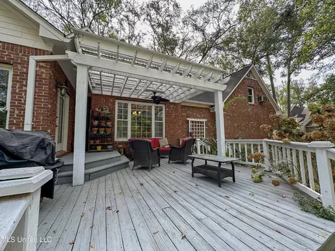 Exterior - 4 White Oak Pl, Clinton, MS 39056 photo 7 of 10