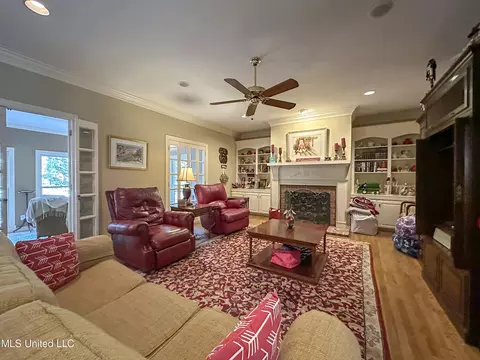 Living - 4 White Oak Pl, Clinton, MS 39056 photo 3 of 3