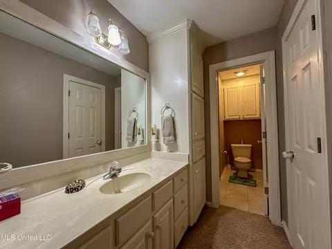 Bath - 4 White Oak Pl, Clinton, MS 39056 photo 8 of 9