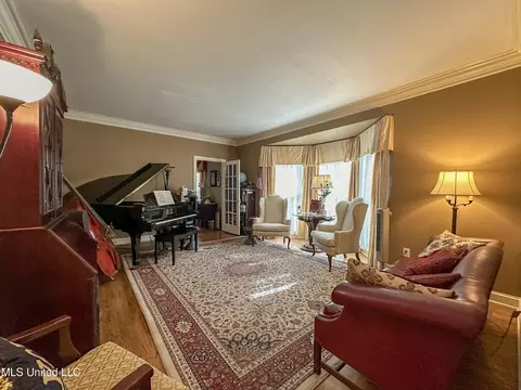 Living - 4 White Oak Pl, Clinton, MS 39056 photo 1 of 3