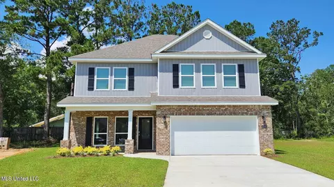 15708 Poydras Cir, Biloxi, MS 39532