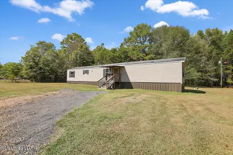 366 Foster Rd, Florence, MS 39073