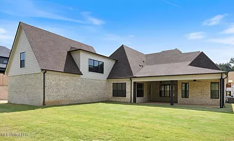 Exterior - 4490 Diamond Dr, Olive Branch, MS 38654 photo 6 of 8