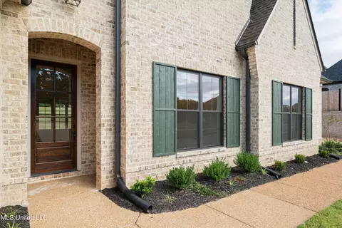 Exterior - 4490 Diamond Dr, Olive Branch, MS 38654 photo 3 of 8