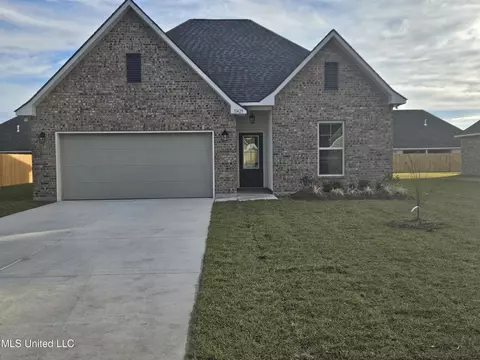 11429 Memphis Cir, Ocean Springs, MS 39564