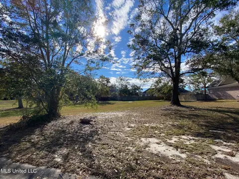 2027 Bayou Laporte Dr, Biloxi, MS 39531