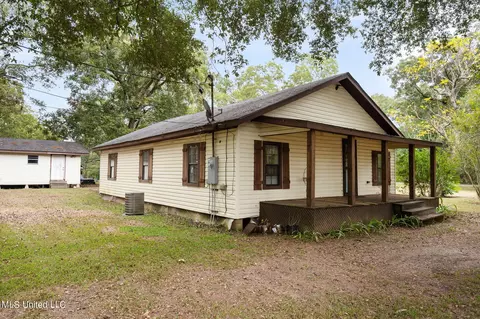 297 E Fire Department Rd, Lucedale, MS 39452 photo 2