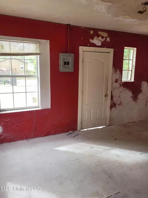 423 Idlewild St, Jackson, MS 39203 photo 3