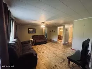 127 White Rd, Lucedale, MS 39452 photo 5