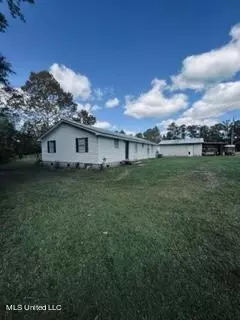 127 White Rd, Lucedale, MS 39452 photo 2