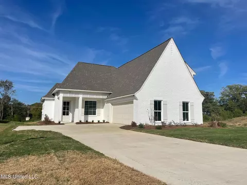 102 Autumn Dr, Madison, MS 39110