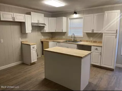 106 Goza St, Grenada, MS 38901 photo 2
