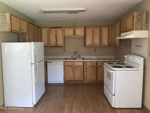 Kitchen - 4843 Holcomb Sweethome Rd, Holcomb, MS 38940 photo 2 of 2