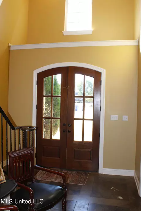 8340 Saddlebrook Trl, Olive Branch, MS 38654 photo 6