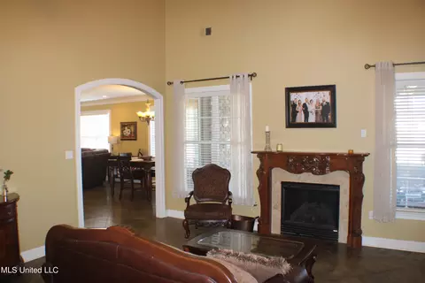 8340 Saddlebrook Trl, Olive Branch, MS 38654 photo 12