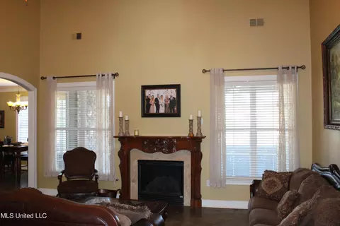 8340 Saddlebrook Trl, Olive Branch, MS 38654 photo 13