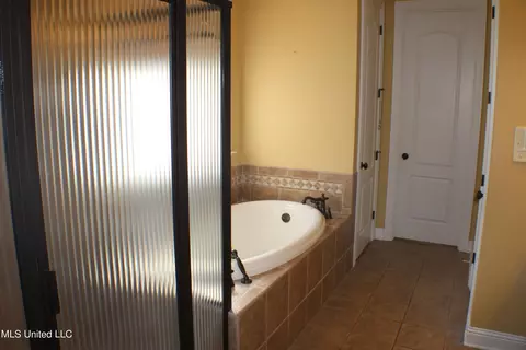 8340 Saddlebrook Trl, Olive Branch, MS 38654 photo 39