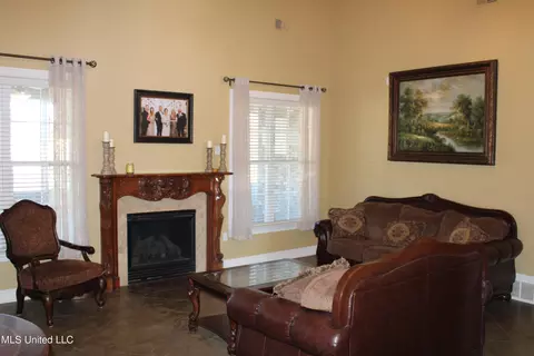 8340 Saddlebrook Trl, Olive Branch, MS 38654 photo 14