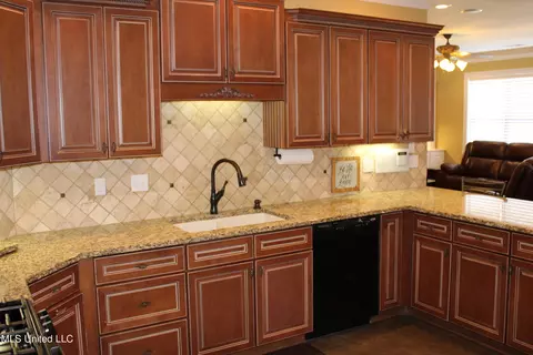 8340 Saddlebrook Trl, Olive Branch, MS 38654 photo 18