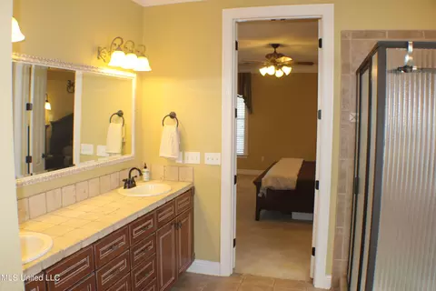 8340 Saddlebrook Trl, Olive Branch, MS 38654 photo 37